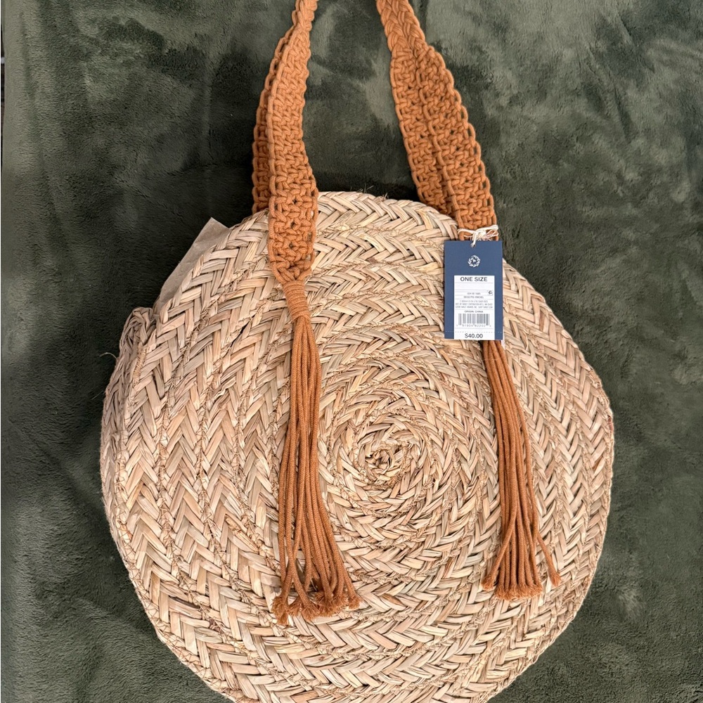 Universal Thread Straw Circle Tote with Brown Handles